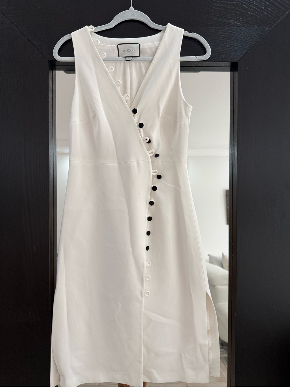 Alexis White Sleeveless V-Neck Midi Dress with Black Buttons - Picture 4 of 8